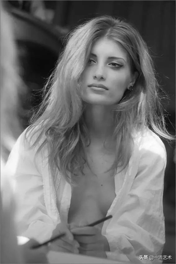 莫斯科摄影师镜头下的女人肖像，黑白唯美