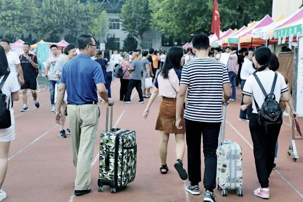 考上大学，要不要把户口迁到大学所在地，要提前做好准备