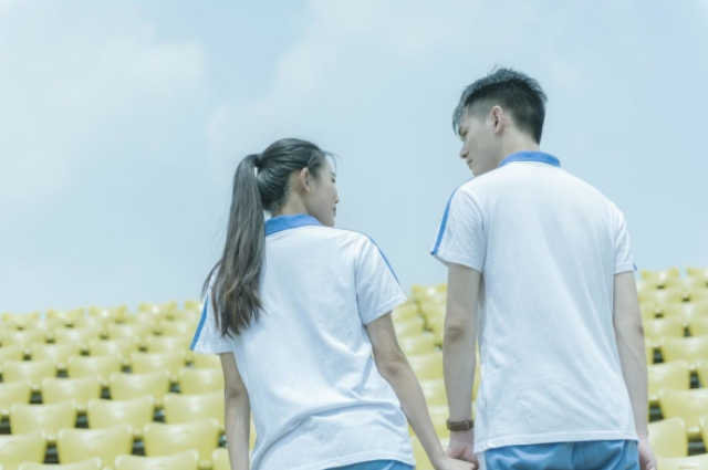 宁夏一大学校长，劝大学生别恋爱，称“下手太早，质量不保”