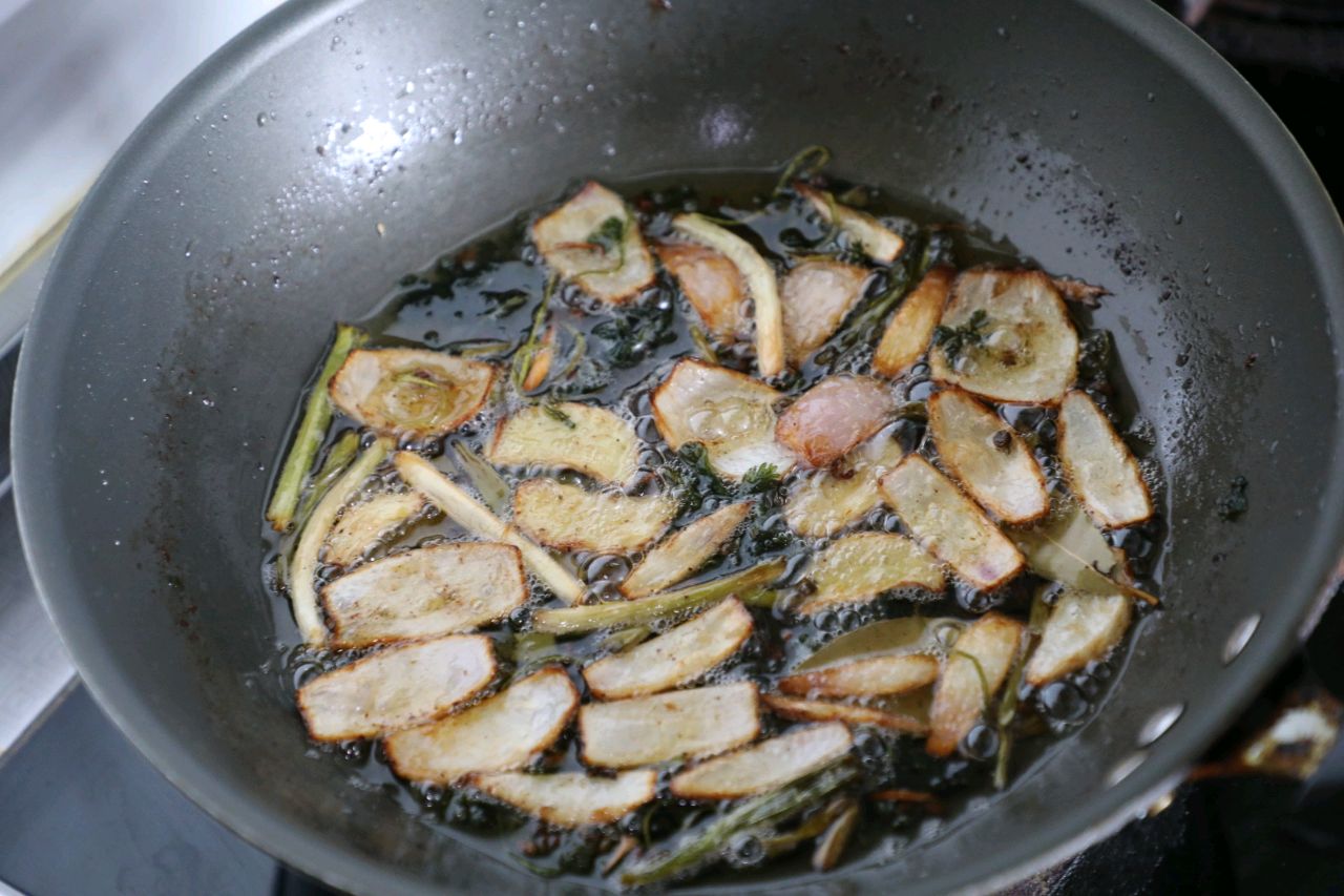 辣椒油好吃有秘诀，按步骤制作，色泽红亮，椒香味浓，凉拌菜专属