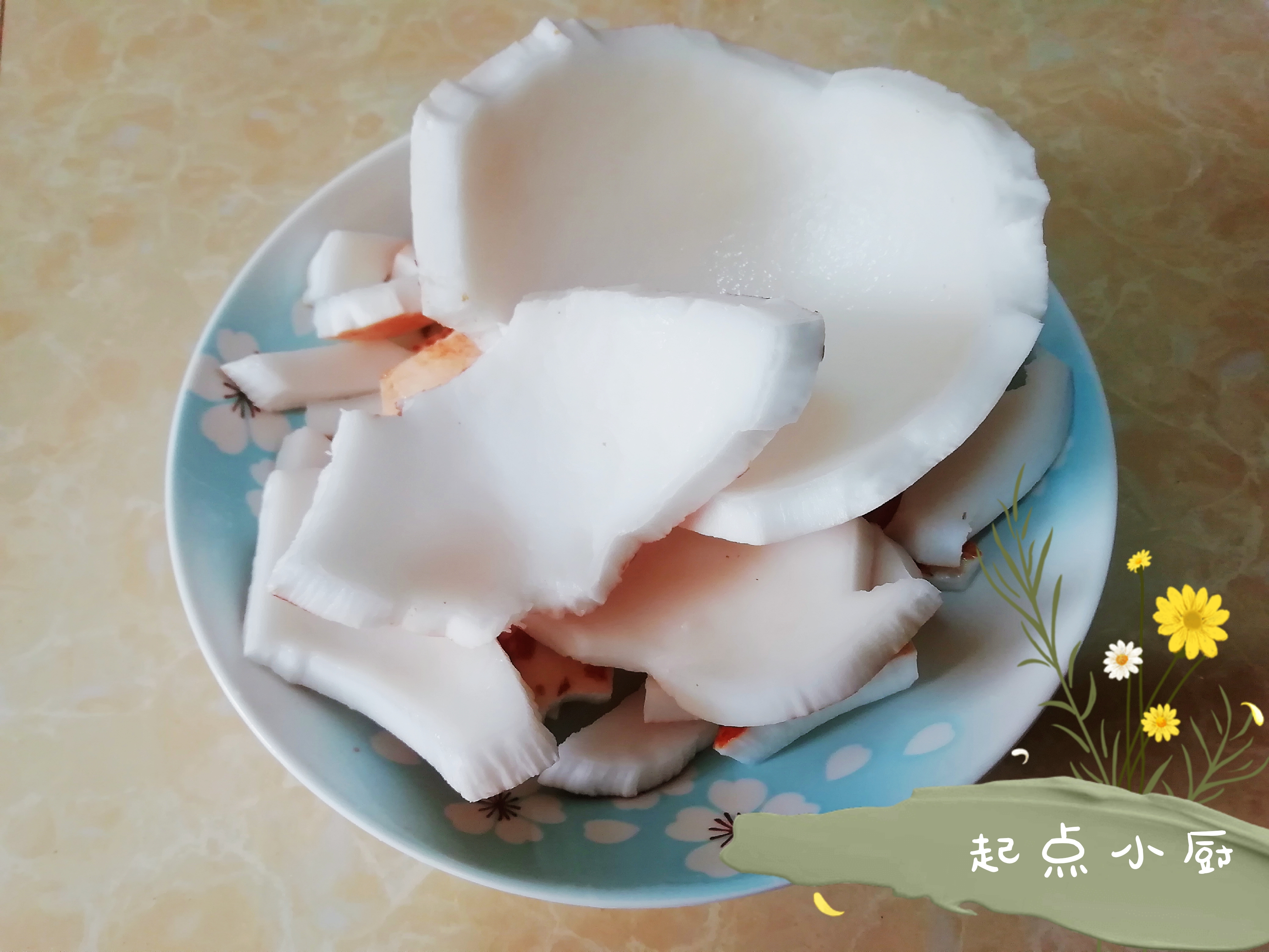 椰子肉怎么做好吃(手把手教你做出鲜香美味的椰子炖鸡汤)
