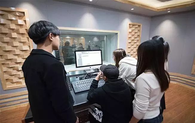 久等了！济南大学泉城学院2019年艺术类招生简章来啦