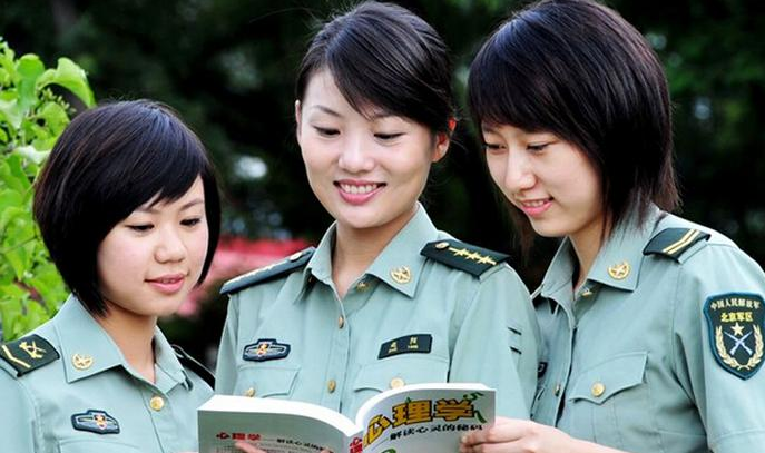 专科生从军入伍，到底算不算“大学生士兵”？8个好处本科也羡慕