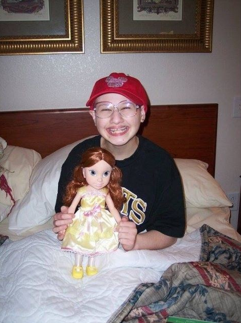 美国“残障女”联合男友杀害亲生母亲，得手后：那个婊子死了