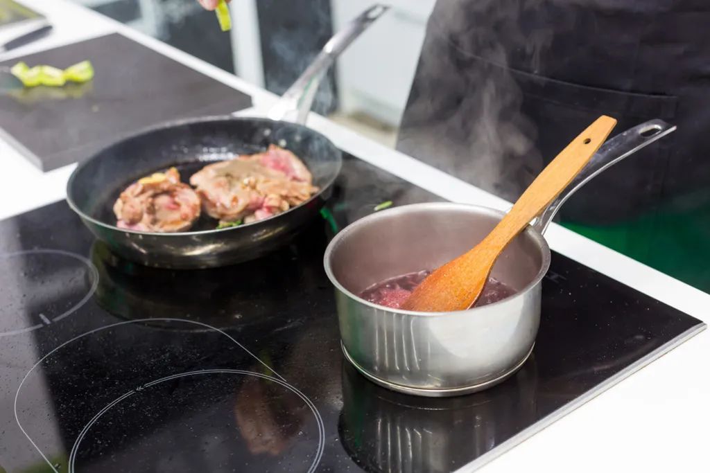 最健康炒菜用油排行榜：科学选择食用油，守护全家饮食健康