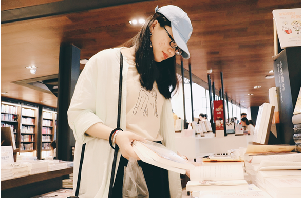 人民日报聚焦！武汉女神学霸三年专业第一，985名校抛来橄榄枝！