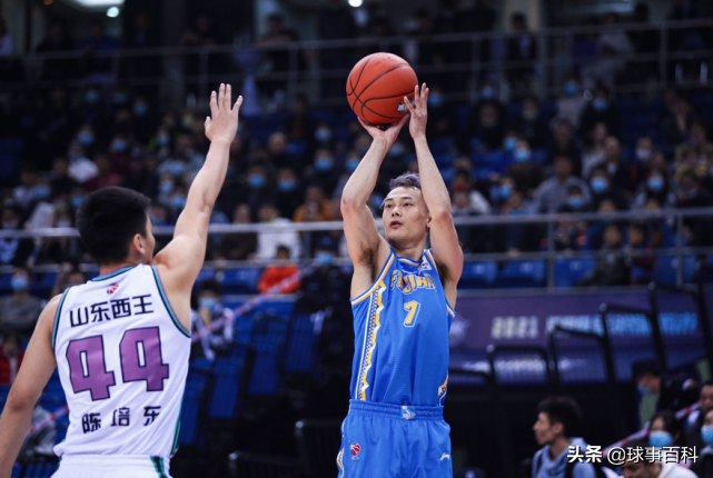 汤杰cba哪里人(汤杰参加2021年NBA选秀 CBA职业生涯场均5分)