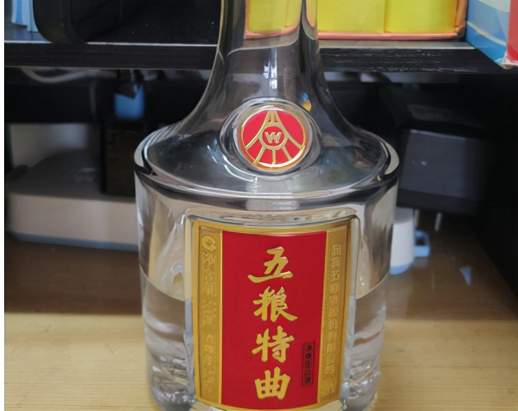 酒友公认最好喝的5款白酒，个个都是纯粮经典，老酒民成箱往家搬