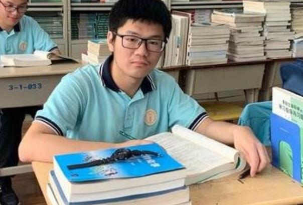 “高考保送生”有多优秀，学习成绩好还不够，还需符合这些条件