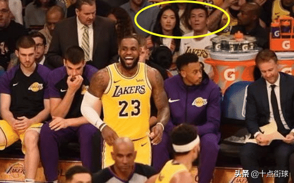 周扬青为什么去nba(周扬青背景究竟有多强大？富二代出身年赚千万，看NBA坐非卖座位)