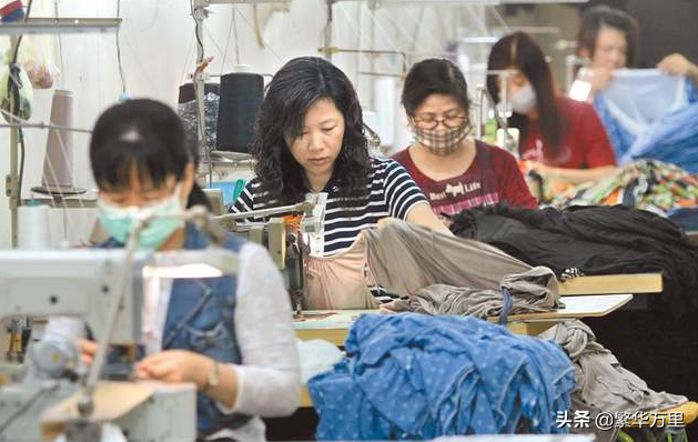 台湾省2380万人，23个省之一，普通人一月工资有多少钱？