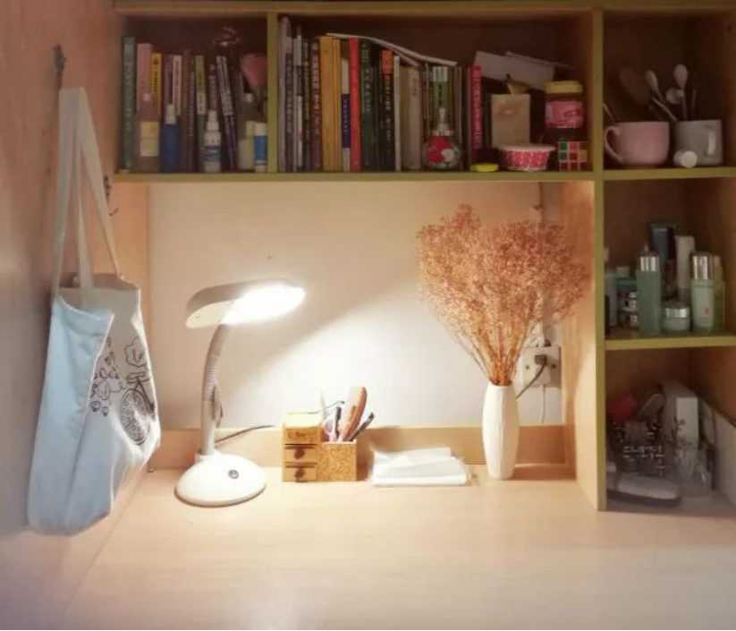 火了！江苏“高颜值”大学：坐拥空调宿舍，出门就是地铁，小龙虾吃到爽！