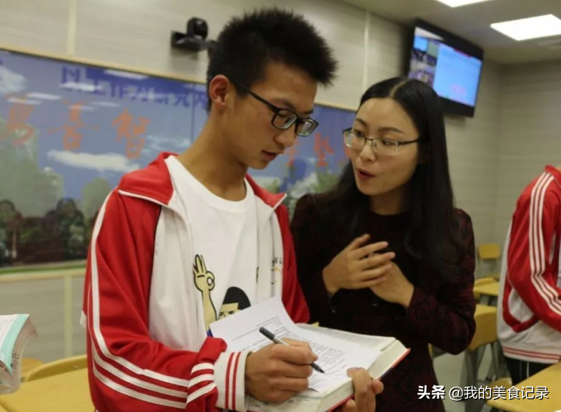 学校成绩全县垫底，要求校长做检讨，校长：学生质量低，怪我吗