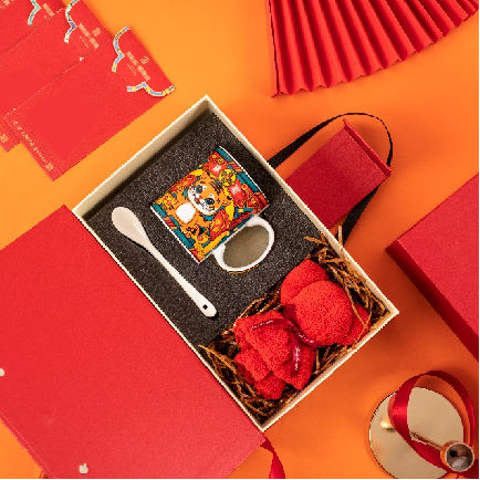 企业客户春节送什么礼物好（公司年会实用小礼品）