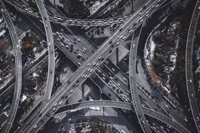想要开车“一路绿灯”？绿波速度了解一下