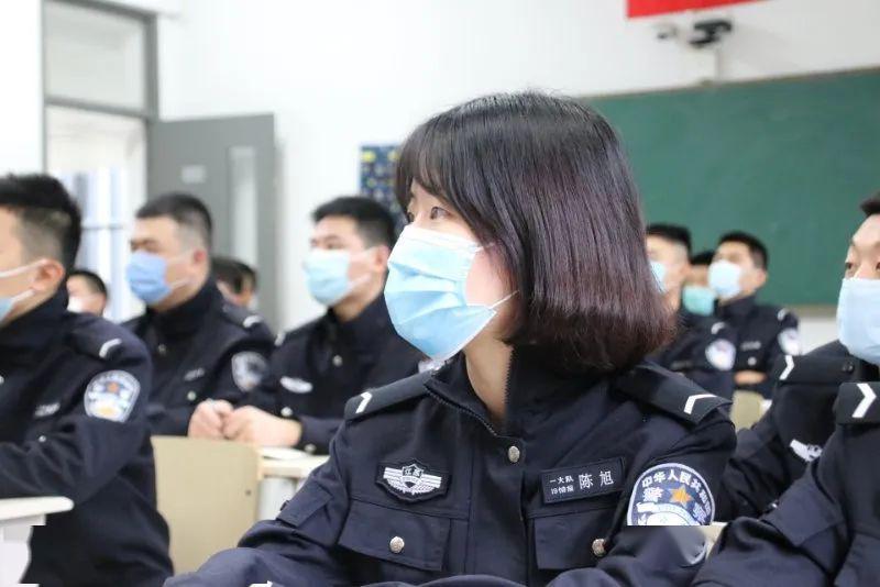 警校共有3档，第一档考上就是金饭碗，专科生也吃香