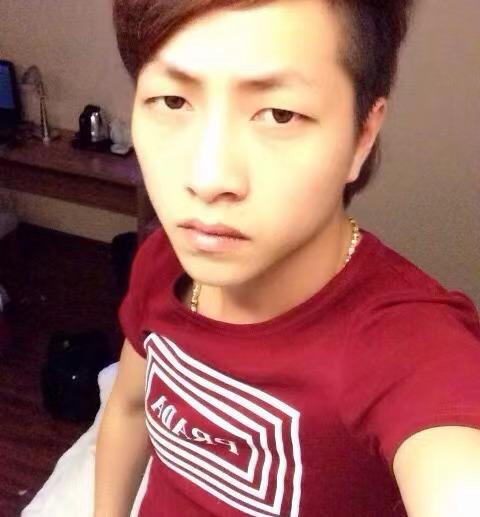 出狱后的高德飞,又开始到处寻找适合自己的工作机会,两年后,高德飞