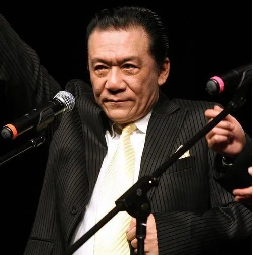 侯耀文的妻子袁茵照片(她是侯耀文的二婚娇妻,红杏出墙爱上徒侄,被独