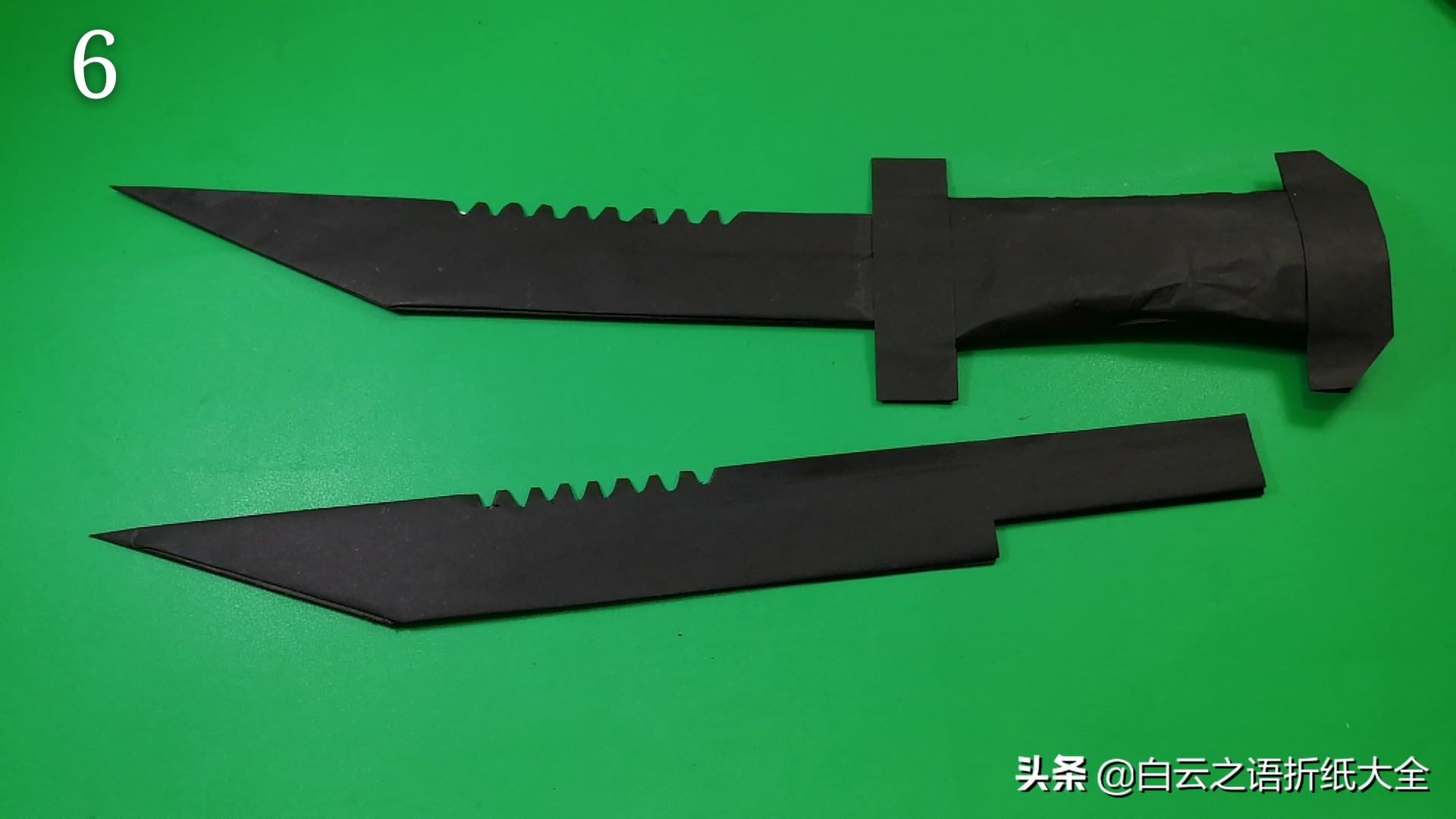 教你如何制作纸质匕首.操作方法准备一张长方形和一张正方形的纸.