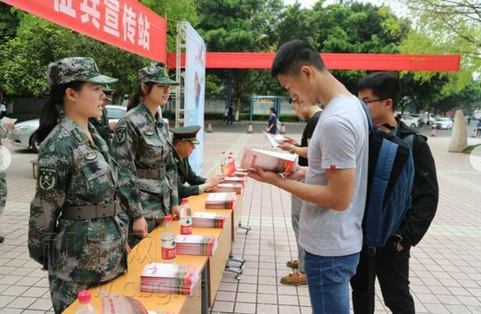 大学生应征入伍，两年退役后，能拿到多少钱？有参军想法的要了解