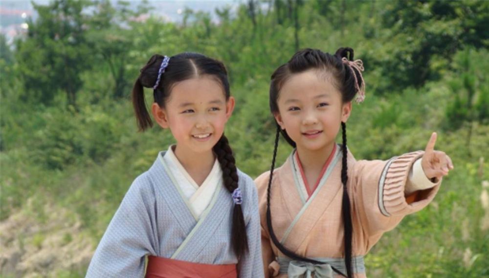 如何用诗词，优雅而又不失礼貌地形容一位女子十分漂亮呢？