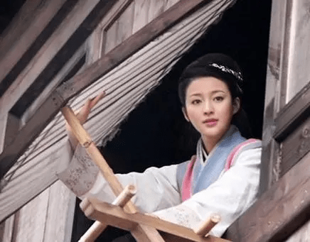 32年前王祖贤这部港片，“破尺度”出演，虽删减8分钟却依然经典