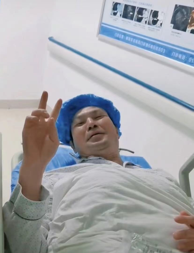 主持人李彬曝病情現狀！輾轉做檢查憔悴消瘦，和醫生度中秋仍樂觀