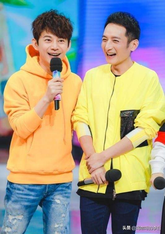 四,何炅和柴格柴格,一个90后,之前曾经在何炅主演的电影《栀子花开》