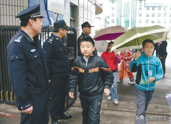 握住粉笔的手如何抵挡学生刺来的刀？说说一线教师那些真实的遭遇