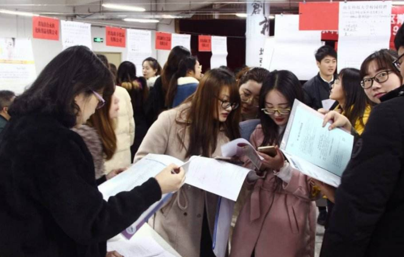 多所高校被加入“考研黑名单”，考研压分严重，且歧视双非学历