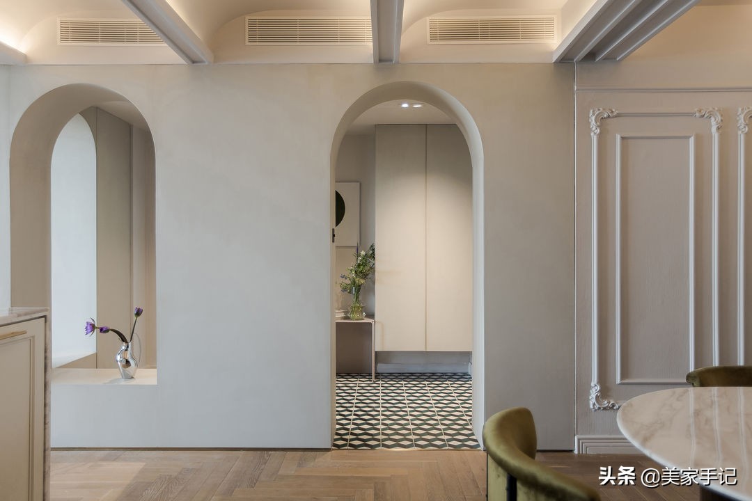 成都夫妻家中的高级场面：凭一个楼梯就圈粉无数，职住一体太爽了