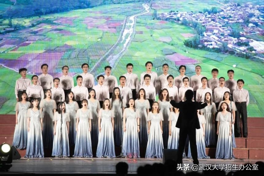 占地5000余亩，这所“中国最美大学”，坐拥宫殿式教学楼、宿舍楼，有23个食堂！