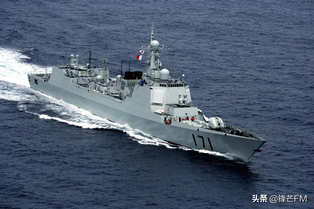 052D和055，谁的数量需要更多？看看美国伯克级驱逐舰就有底了