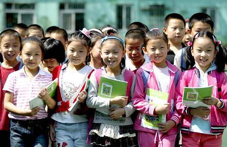 2021中小学暑假时间安排出炉，学生兴奋不已，家长却进退两难