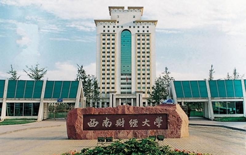 经济学、金融学、会计学、财政学、法学等专业，女生选择哪个更好