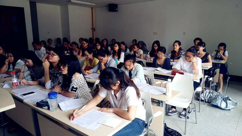 家境差的新出路，免费师范生“零学费”毕业，就业直接“铁饭碗”