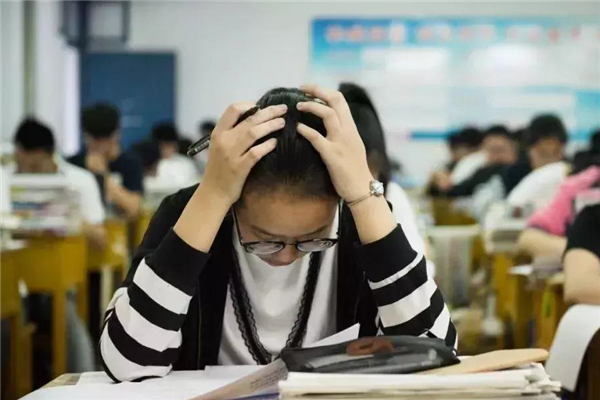 高三学子模考成绩不理想，分数一次比一次低，还有机会逆袭吗？