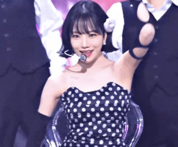 TWICE恶魔般的行程?还会续约吗;今日谁将获得回归首个1位?