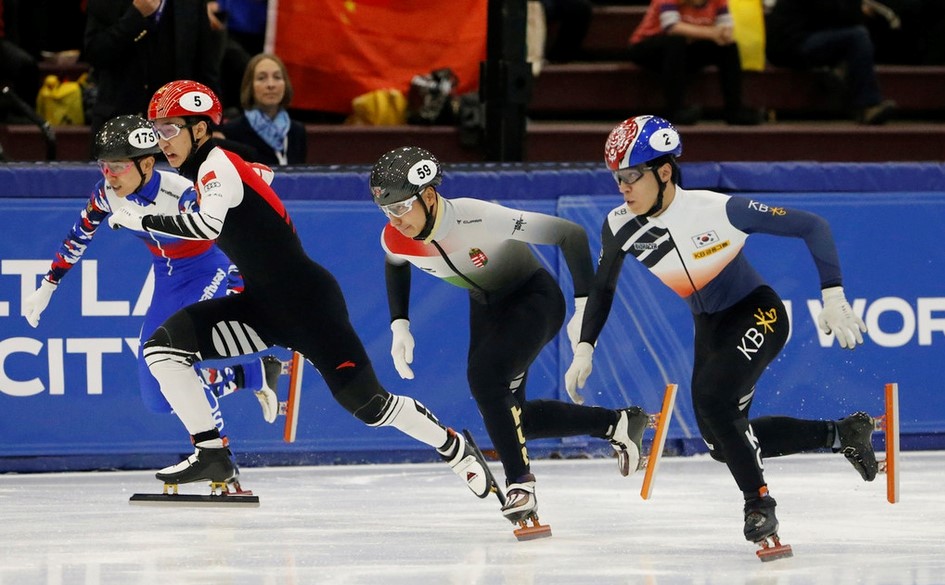 武大靖为什么没参加世界杯(短道名将“不务正业”后果，世界杯武大靖无缘奖牌，韩天宇犯规)