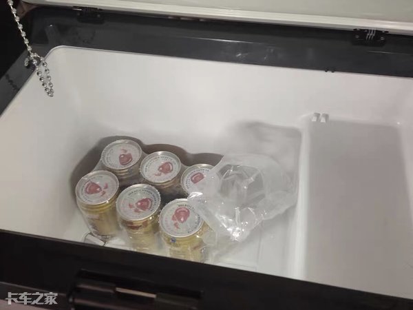 夏天驾驶室里必备3种消暑“神器”，卡友：卡车原厂标配这么难？