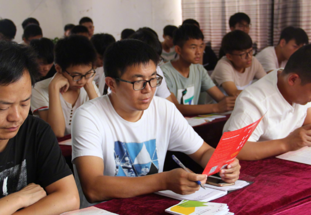 北京4所大学“害人不浅”，毕业证相当于废纸一张，高三生要注意