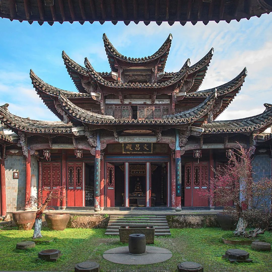 浙江这座城，名字凭啥这么霸气？