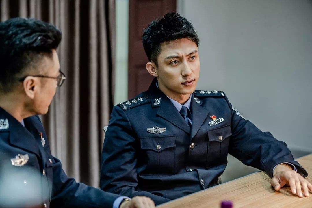 要么制作稀烂，要么前面超神后面烂尾，2019年的最佳国产剧是它