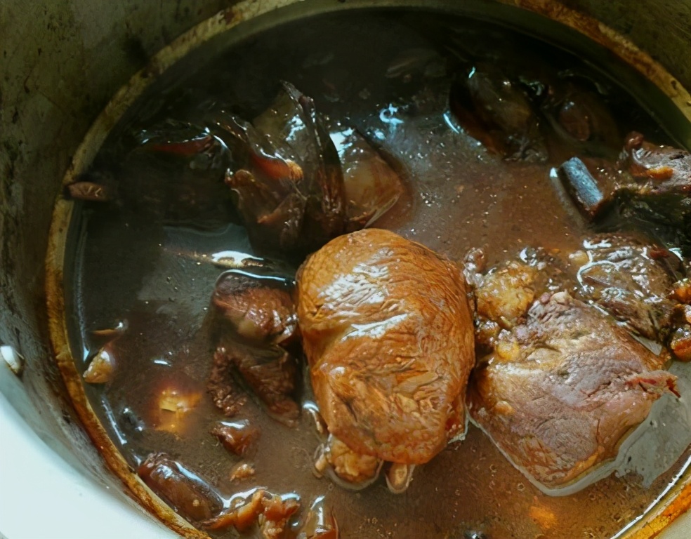 牛肉的储量做法，酱牛肉可以提前做好保存，想吃切片加热就能吃