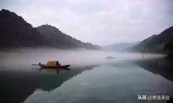 日落西山人未老，抓紧时间到处跑，夕阳不会无限好。