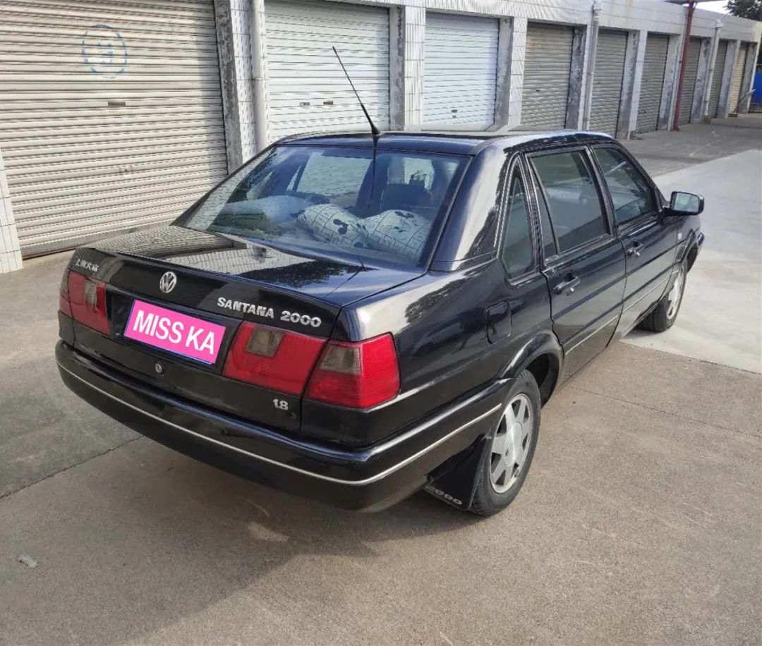 一代神车桑塔纳,如今只值2000?但给油就能跑.不舍得卖只因