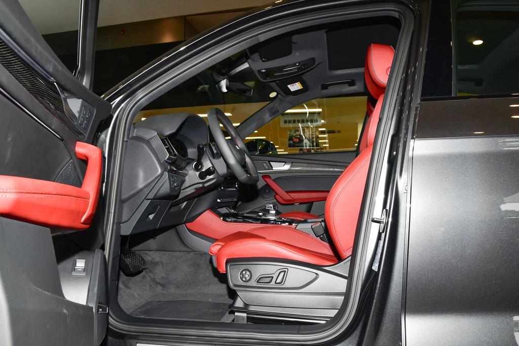 奥迪Q5L Sportback限时优惠6.50万 欢迎试乘试驾