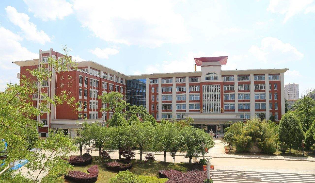 曲靖5所重点好高中，曲一中被清华认定为优质生源基地，值得关注