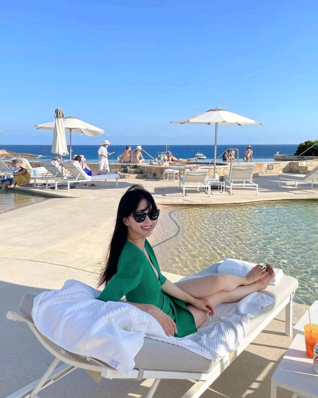 韓藝瑟擺造型，難以置信的身材反轉，“脂肪瘤醫療事故腰部疤痕”