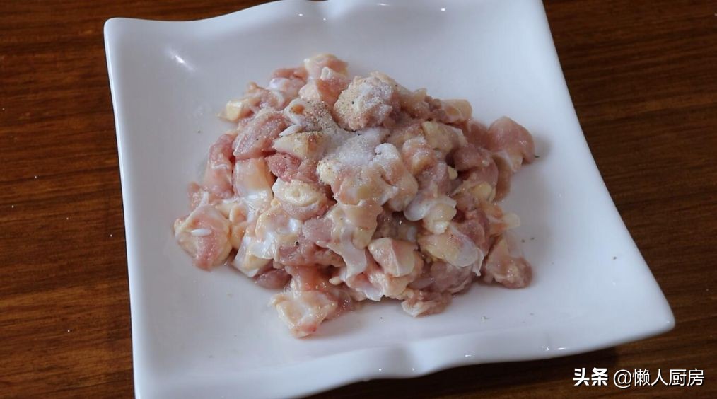 没想到掌中宝是鸡的这个部位，教你做香酥鸡软骨，干香有嚼劲